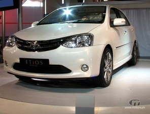 toyota etios 2011